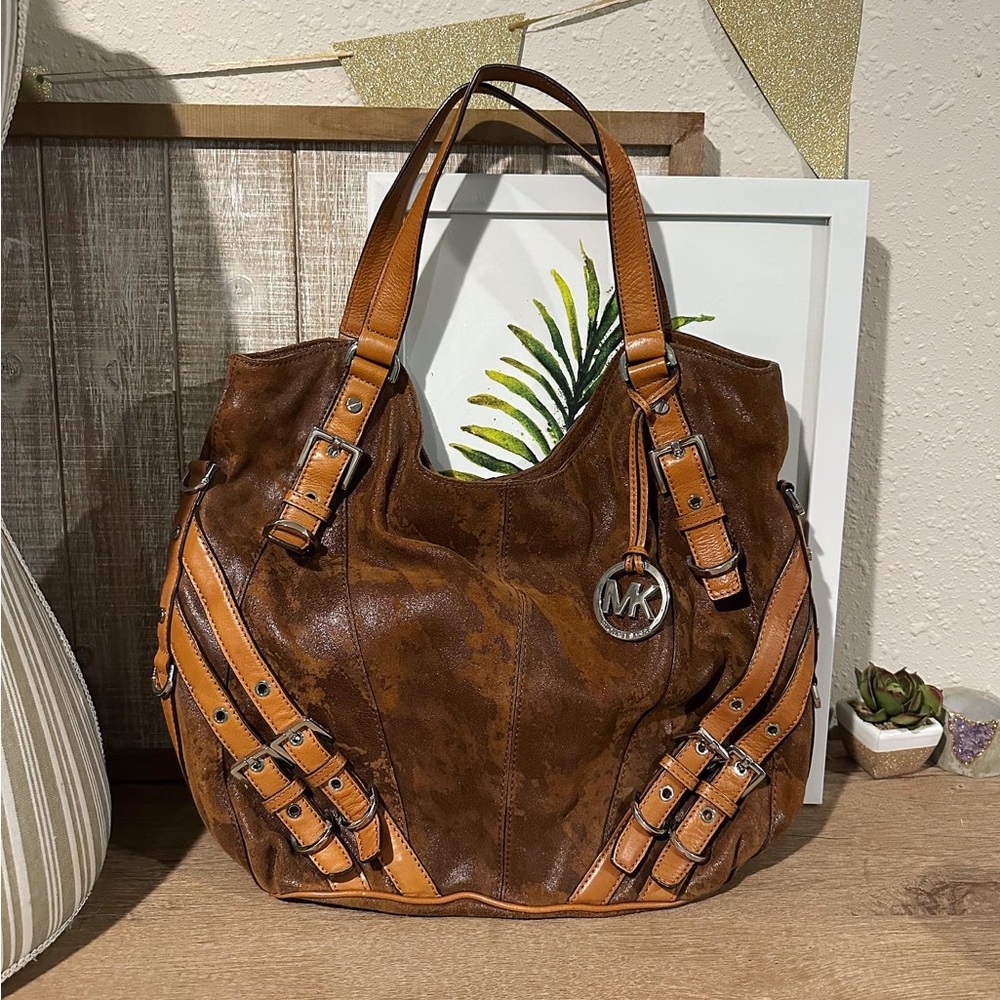 Michael Kors Milo shoulder bag